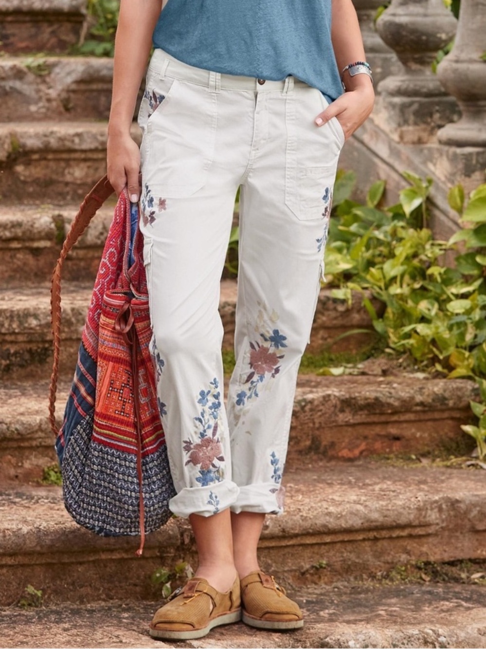 Sundance Bloom Embroidered Floral Cream Cargo Pants Size 2